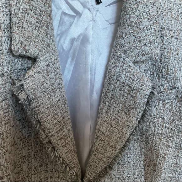 Paige Tweed Cropped Blazer with pearl like buttons - Picture 4 of 8